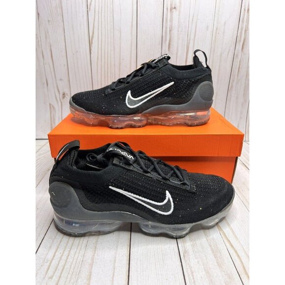 Nike Air VaporMax 2021 FK Flyknit Womens Sz 8.5 Black Metallic Silver DC4112 002 - Picture 1 of 12